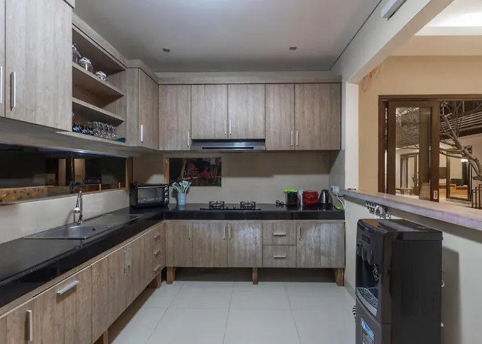 Mayasari 6 Bed Вилла